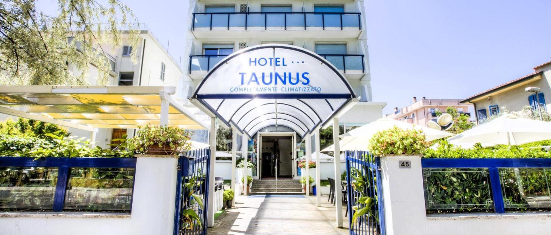Hotel Taunus - Vista Mare Riccione Luaran gambar