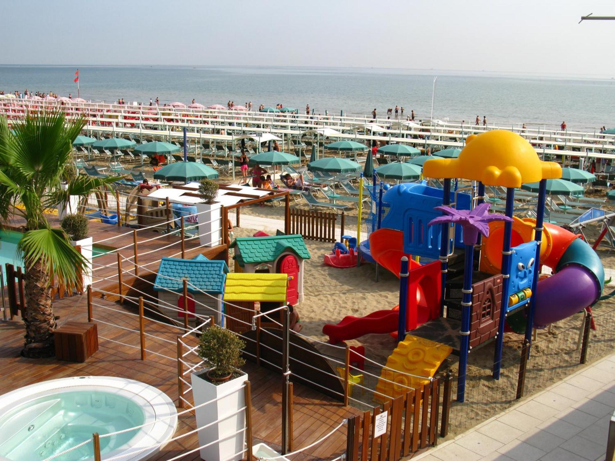 Hotel Taunus - Vista Mare Riccione Luaran gambar